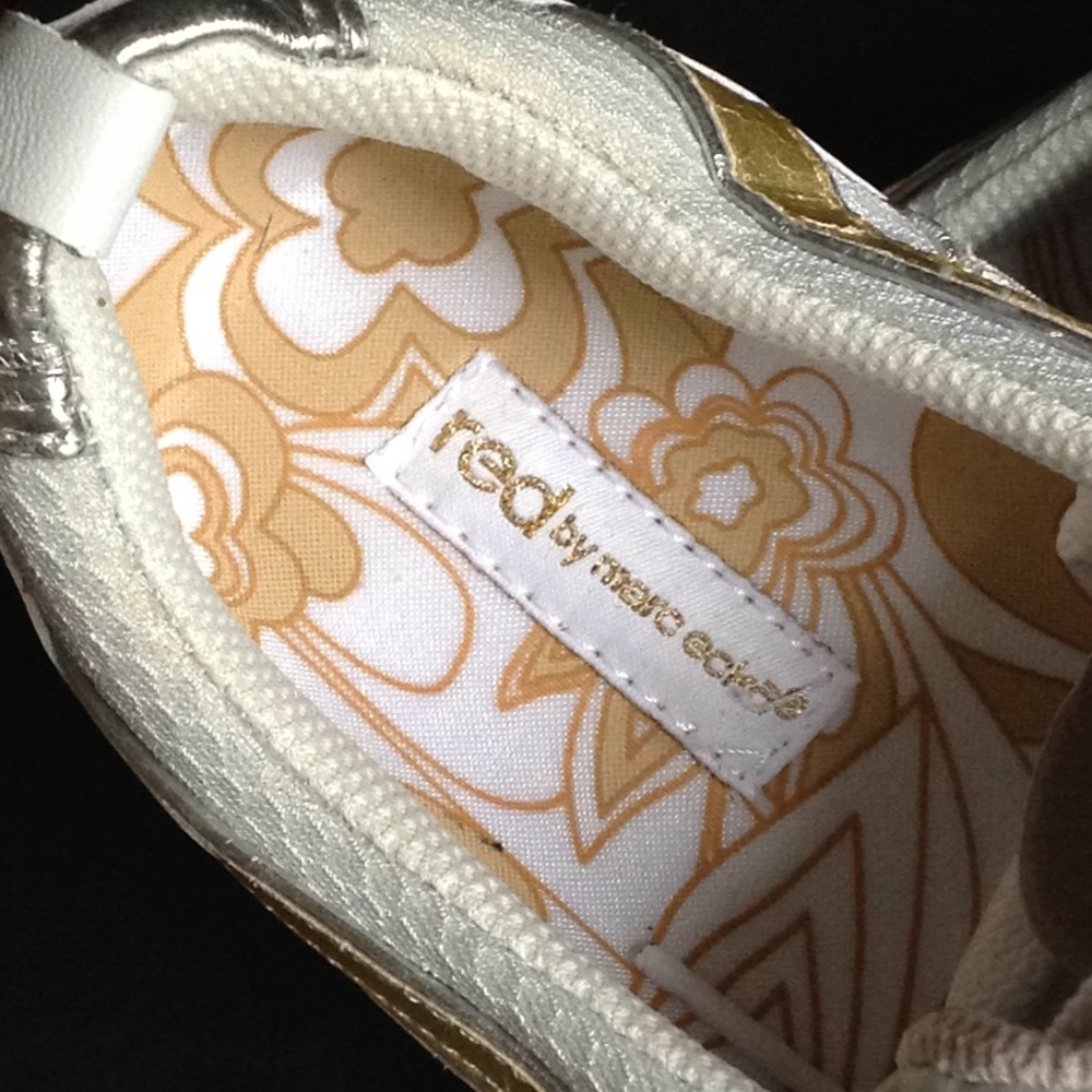 🔴 RED - Marcecko 'RARE' Metallic Sneakers - Picture 9 of 12